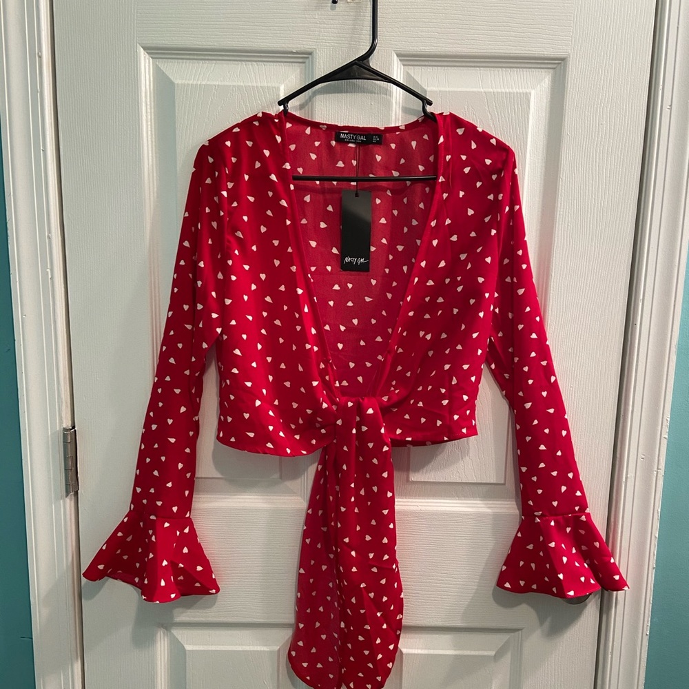 “Tearin’ Up My Heart Cropped Tie Top” size small